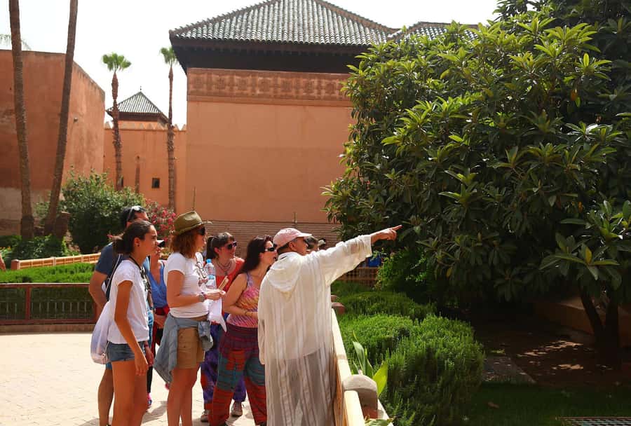 Marrakech: Bahia Palace, Saadian Tombs & Medina Guided Tour - Starting at Jemaa el Fna, Marrakech’s useful orientation point