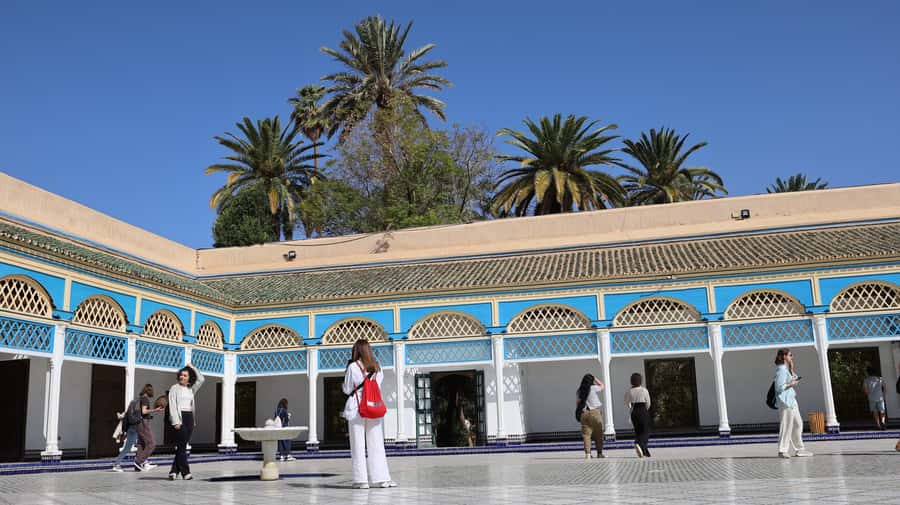 Marrakech: Bahia Palace, Saadian Tombs & Medina Guided Tour - Koutoubia Mosque from the outside