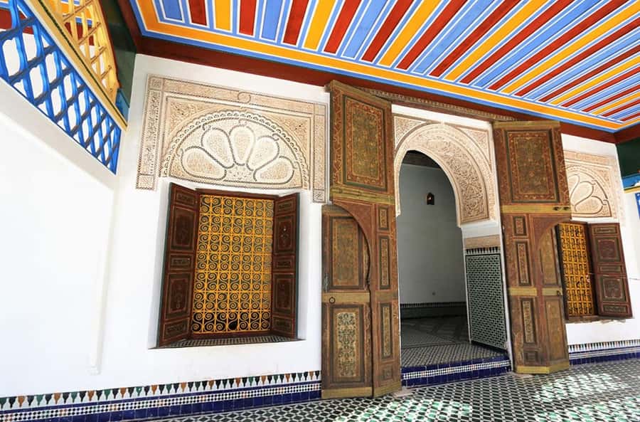 Marrakech: Bahia Palace, Saadian Tombs & Medina Walking Tour - Key points to know before booking