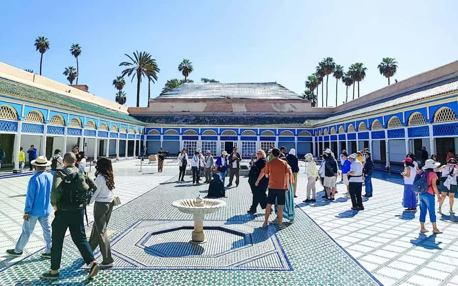 Marrakech: Bahia Palace, Saadian Tombs & Medina Walking Tour - Why this walking route works in Marrakech