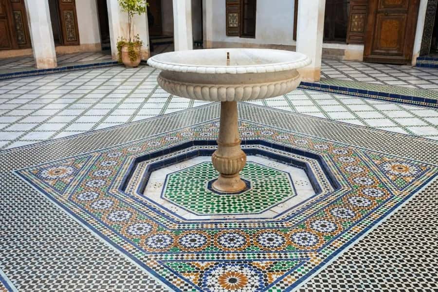 Marrakech: Bahia Palace, Saadian Tombs & Medina Walking Tour - Kasbah streets and Bab Agnaou