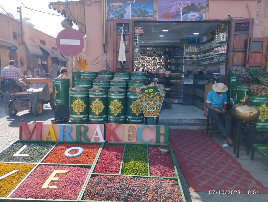 Marrakech City Tour: Souks, Palaces & Hidden Gems - The guide can shape the whole experience