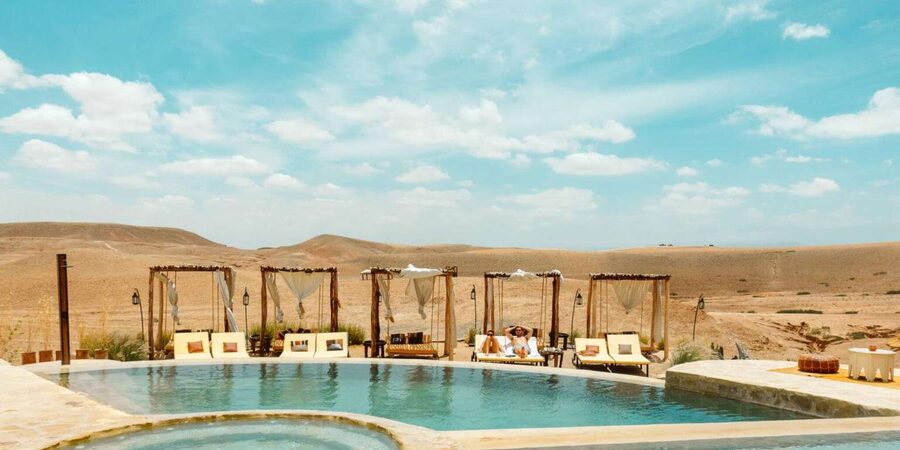 Marrakech: Day Pass in The Desert, swimming pool and lunch - Swimming with Atlas Mountain views