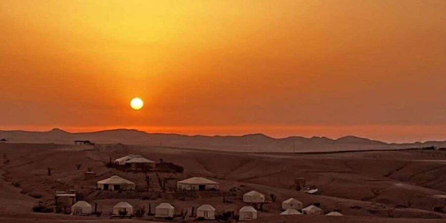Marrakech: Desert Tour with Dinner, Show and Camel Ride - Music, dancing, and the fire show