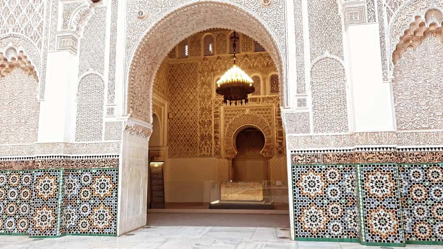Marrakech: Guided Medina History & Culture Tour - Souk Semmarine and Moroccan craftwork
