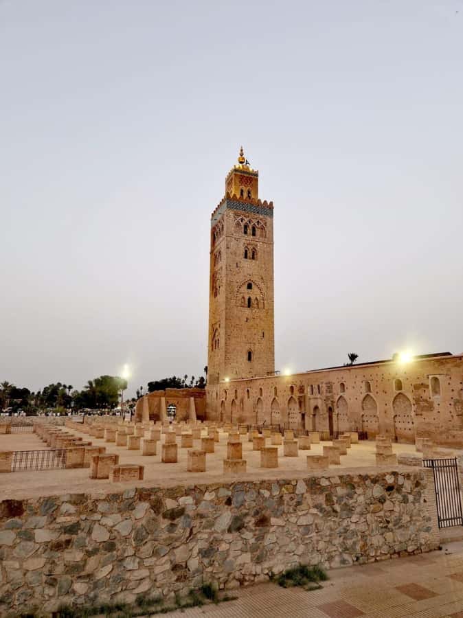 Marrakech: Guided Tour by Night - Walking the old medina, one lane at a time