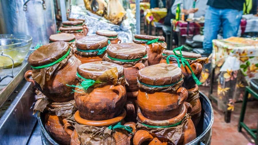 Marrakech: Jemma El Fnaa Food Tour with Dinner - Guides, group size, and the feel of the evening