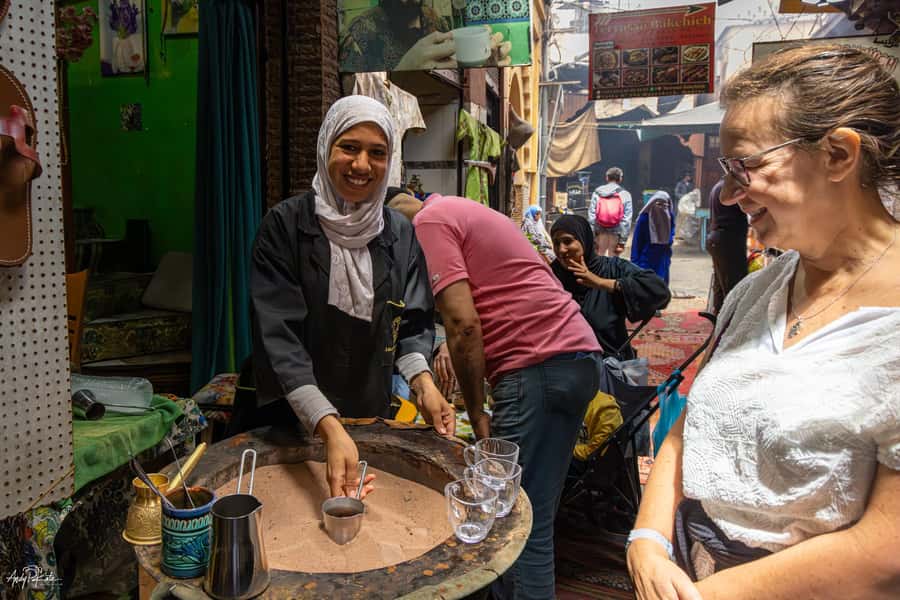Marrakech: Medina, Souks, Artisans Guided Tour with Mint Tea - Key points at a glance