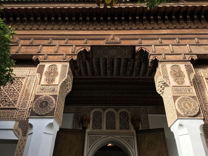 Marrakech: Monuments, Souks and Medina Guided Walking Tour - Group size, guide quality, and the human side of the walk