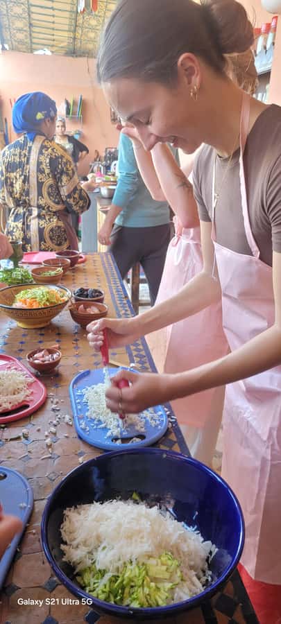 Marrakech: Moroccan Cooking Class for vegetarians and vegan - Prepare the starter, main dish, and dessert