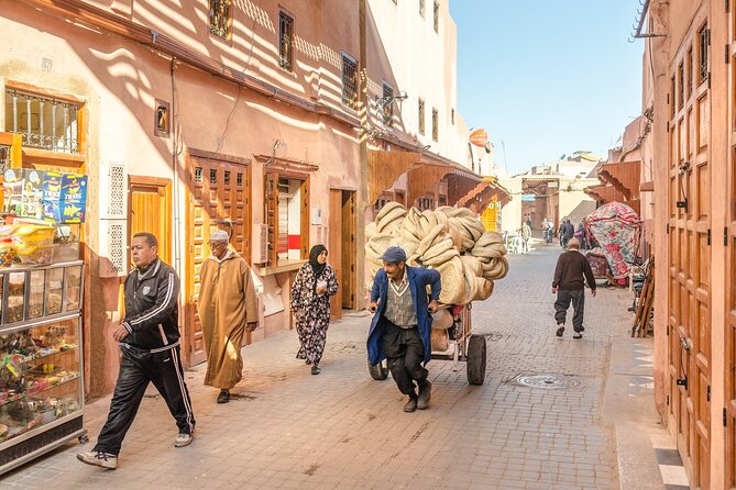 Marrakech: Palace, Museum, Madrasa & Medina Highlights Tour - Jemaa el Fna: start with Marrakech’s public stage