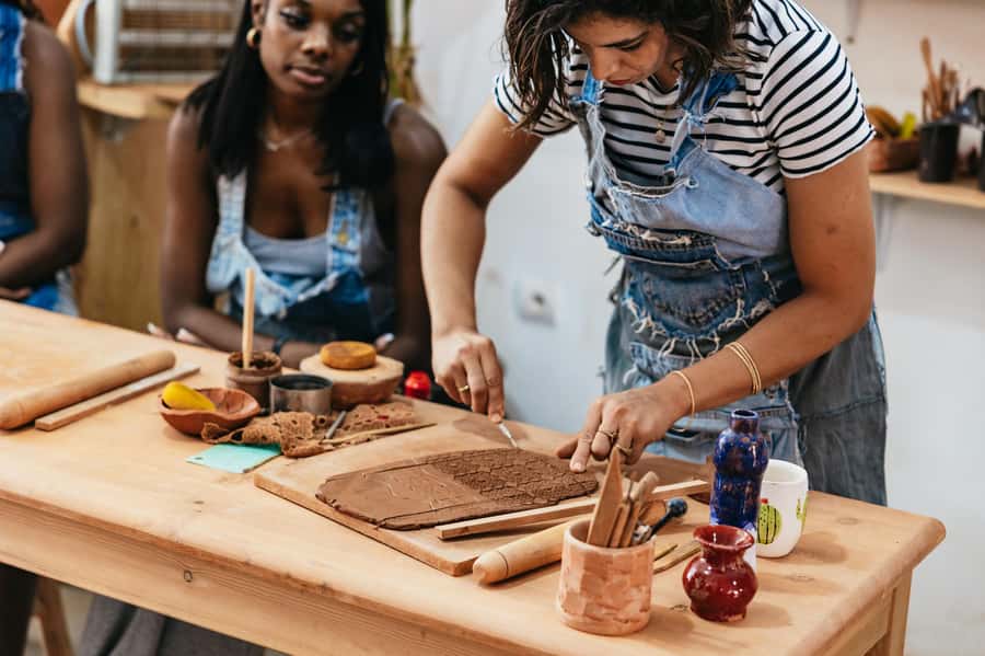 Marrakech: Pottery Workshop with Moroccan Tea - A real turn at the pottery wheel