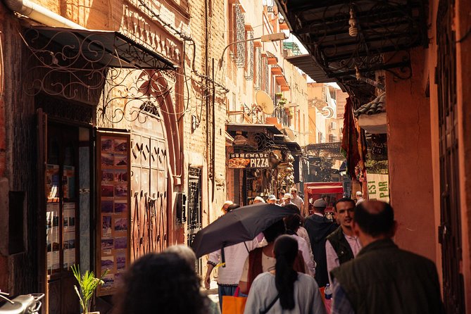Marrakech PRIVATE TOUR With Locals: Highlights & Hidden Gems - The guides make or break the experience