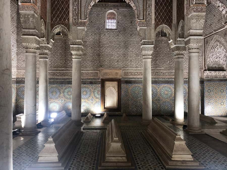 Marrakech: Saadian Tombs, Bahia Palace, Medina and Souk Tour - Small practical details that matter