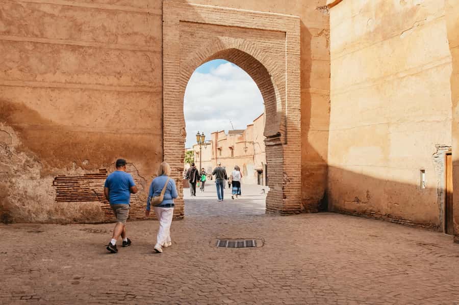 Marrakech: Saadian Tombs & Bahia Palace, Medina Guided Tour - What the guides add to the experience