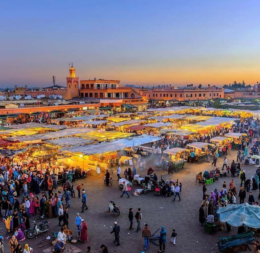 Marrakech: Souk Tour & Berber Hammam with Massage - Languages, access, and small practical details