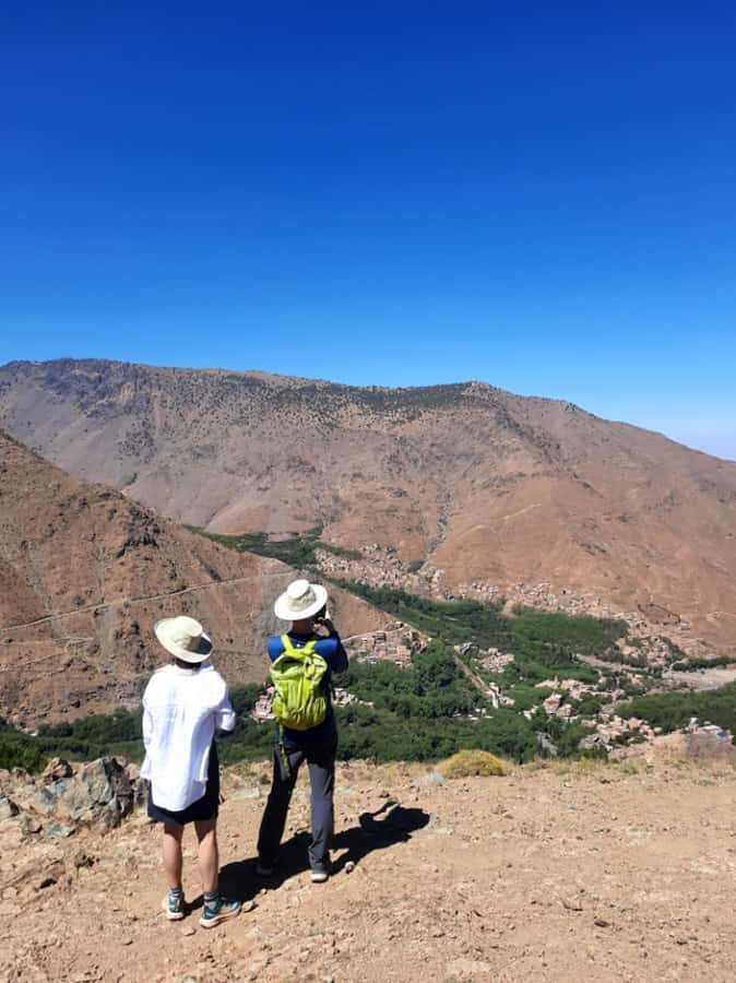 Marrakech: Tedli Summit Atlas Mountains Day Hike & Lunch - Lunch with the Atlas peaks in view