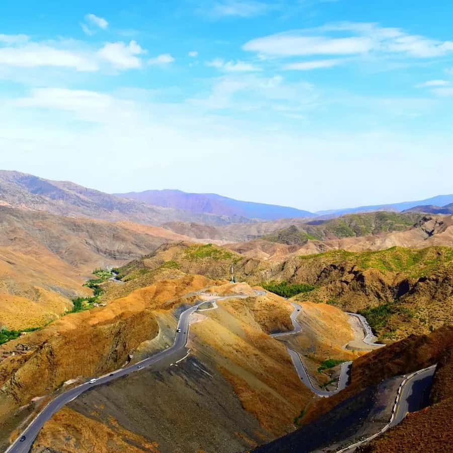 Marrakech to Zagora:2-Day Luxury Sahara Tour with Camel Ride - Guides and group size