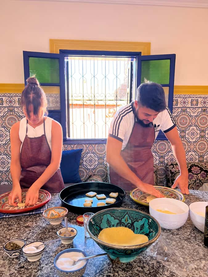 Marrakech: Traditional Moroccan Crepes & Bread Cooking Class - What happens during the two-hour class