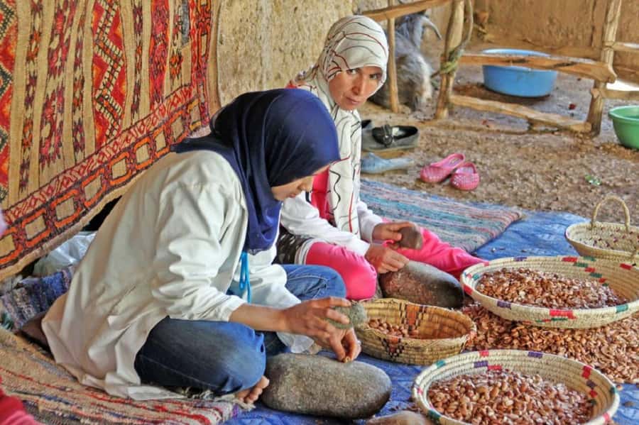 Marrakech: Weave Your Own Moroccan Rug with Love & Transfe - Choosing colors and symbols