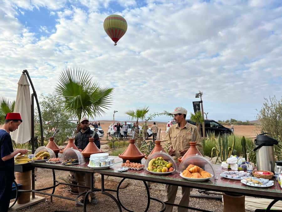 Marrakesh: Early Morning 40-Minute Balloon Flight - Choosing the balloon or the chase team