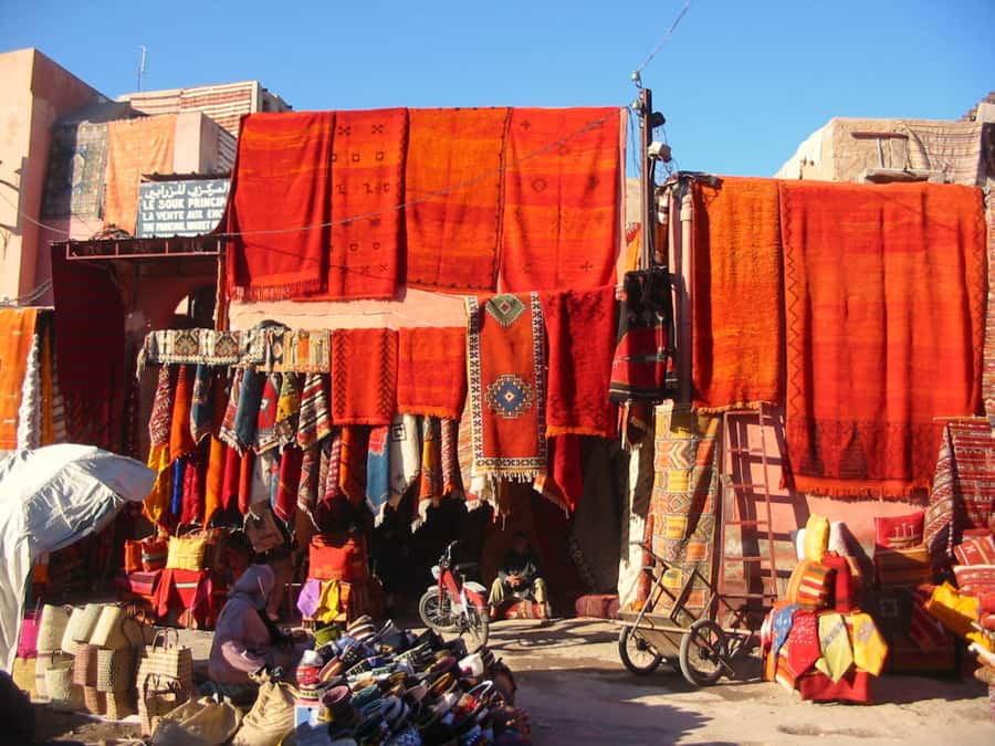 Marrakesh: Guided Souk Shopping Tour with a Local Guide - Craft workshops instead of only souvenir stalls