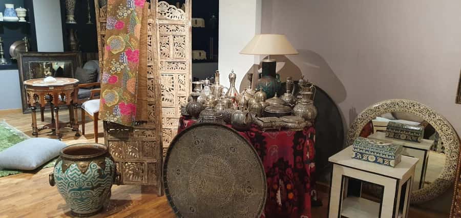 Marrakesh: Guided Souk Shopping Tour with a Local Guide - The people who make the experience work