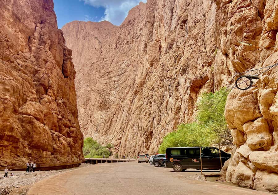 Merzouga Desert: 3-Day Desert Tour from Marrakech - Day one: the High Atlas and Ait Benhaddou