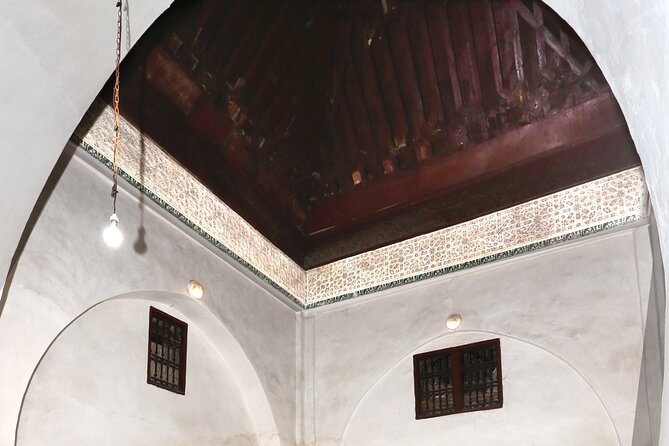 Mouassine the real traditional Moroccan Hammam - Washing, shampoo, and the Ghassoul treatment