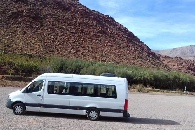 Private Airport pick up/drop off in Casablanca/Best price&cars - A 40-minute ride into the city