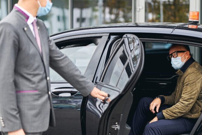 Private Casablanca Layover Tour with Round-Trip Airport Transfer - Hassan II Mosque: give the coast your best hour