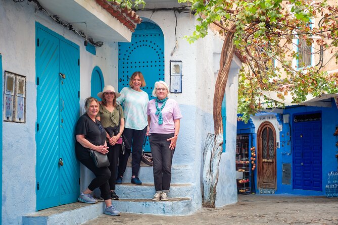 Private photo tour with a local pro photographer - Callejon El Asri, the famous Instagram street