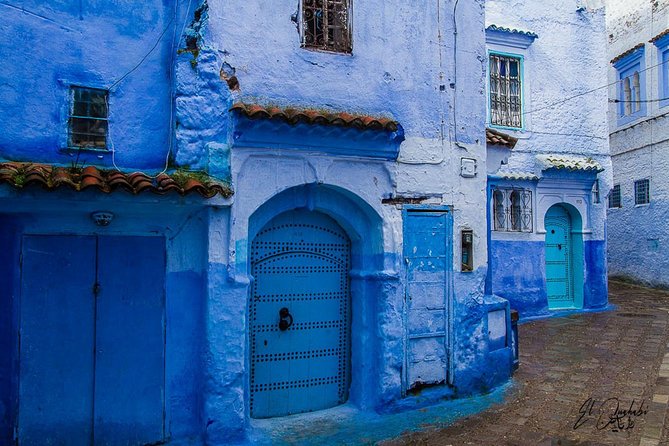 Private walking tour of Chefchaouen (The blue city) - A quiet cemetery and the traces of an older city