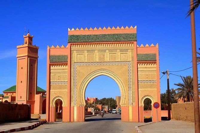 Shared Group Fez To Marrakech via Merzouga Desert Tour 2 Days - Midelt, lunch, and the road through the Ziz Valley