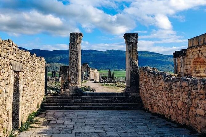 Small-Group Full-Day Meknes, Volubilis and Moulay Idriss Zerhoun Tour from Fez - Meknes and the age of Moulay Ismail