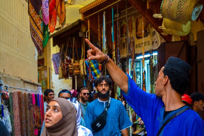 Tour guide in the old city of Fez - A practical note about meeting arrangements